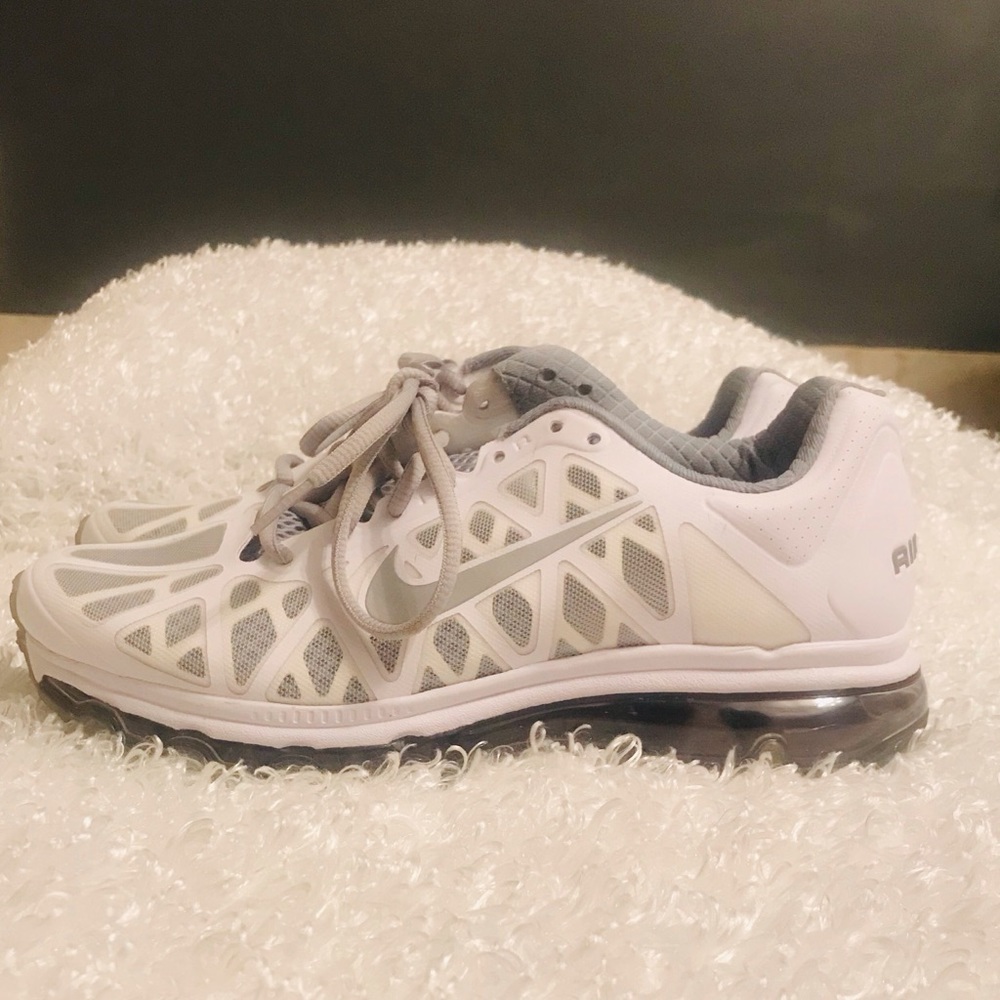 {SOLD} Ladies Nike Air Max FitSole2 NWOT - Picture 1 of 7